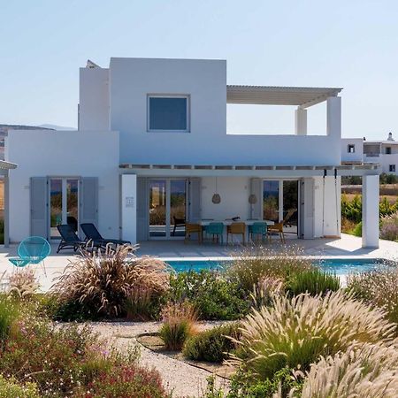 Villa Aura - Beachfront Villa With Private Pool Kastrákion エクステリア 写真