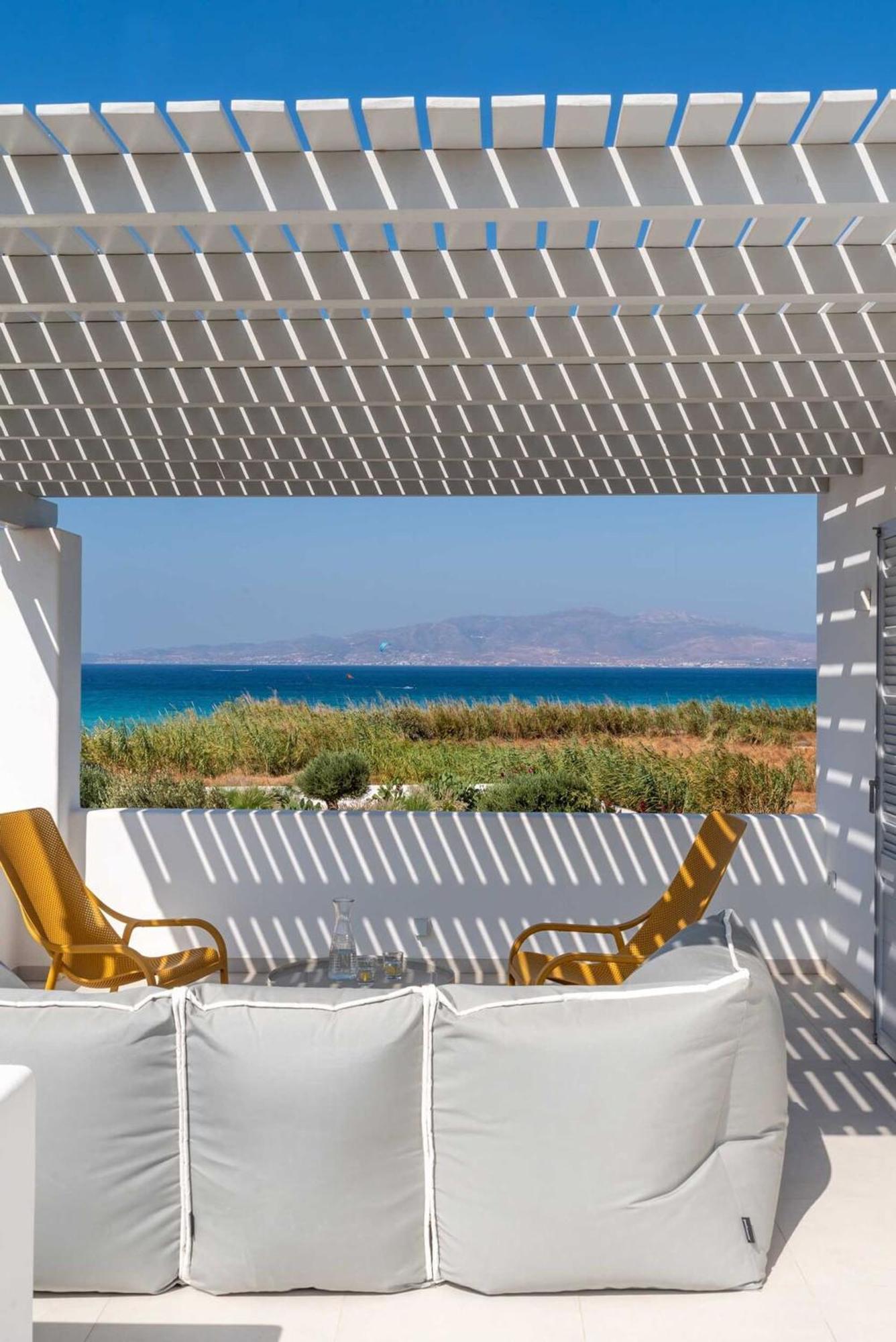 Villa Aura - Beachfront Villa With Private Pool Kastrákion エクステリア 写真