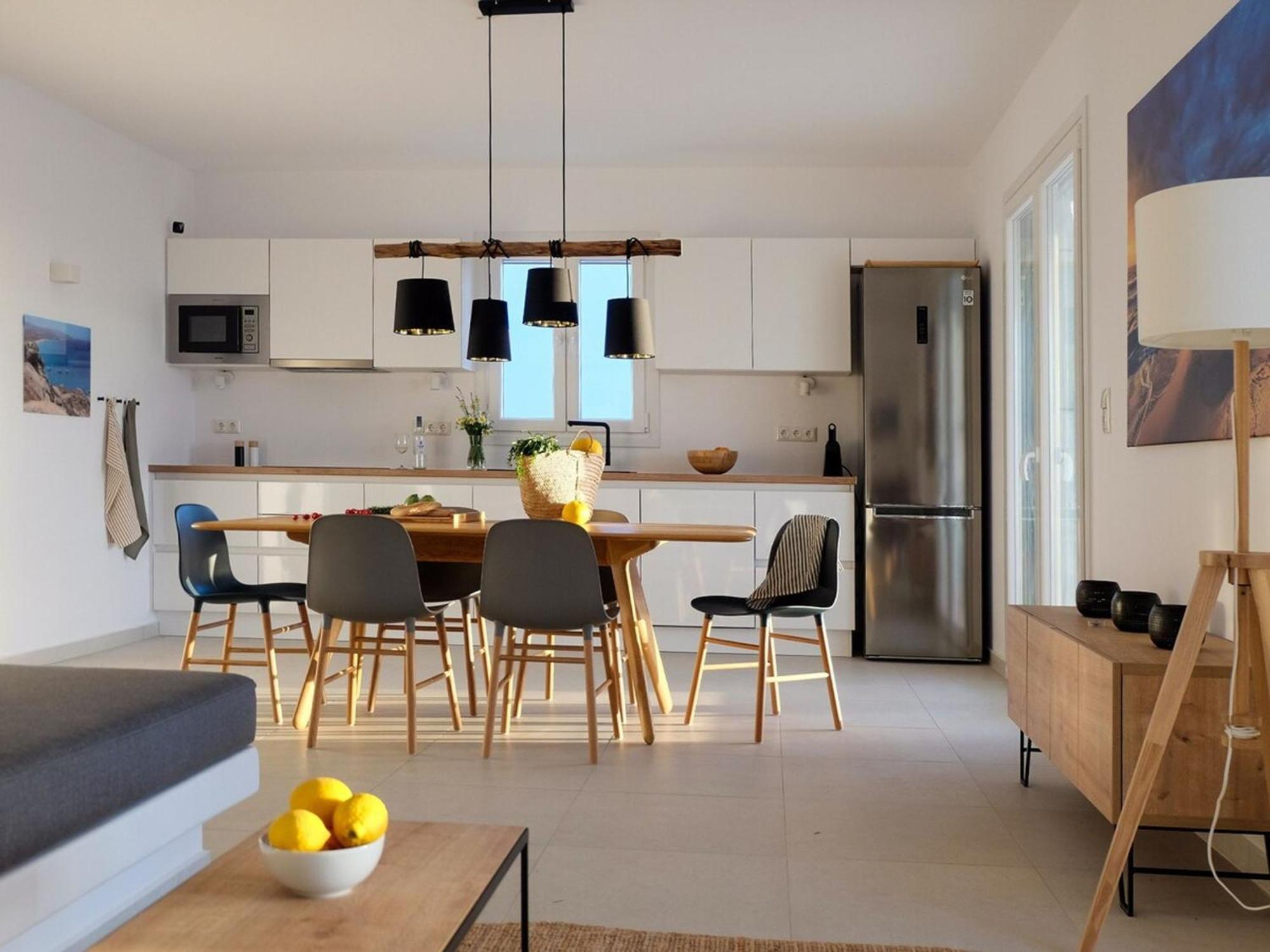 Villa Aura - Beachfront Villa With Private Pool Kastrákion エクステリア 写真